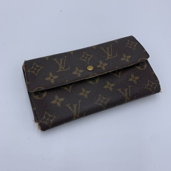 💥AUTHENTIC💥 Louis Vuitton Monogram Sarah Wallet - Picture 1 of 10